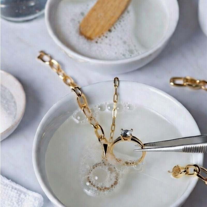 איך לנקות זהב באופן עצמאי בבית