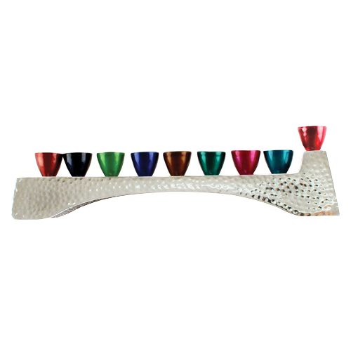 חנוכייה מהממת עשויה מאלומיניום ( 30.5x7 ס"מ ) מרוקע עם קנים צבעוניים. מחיר מבצע מיוחד! עם קופסת מתנה! אתר מתנות ישראל