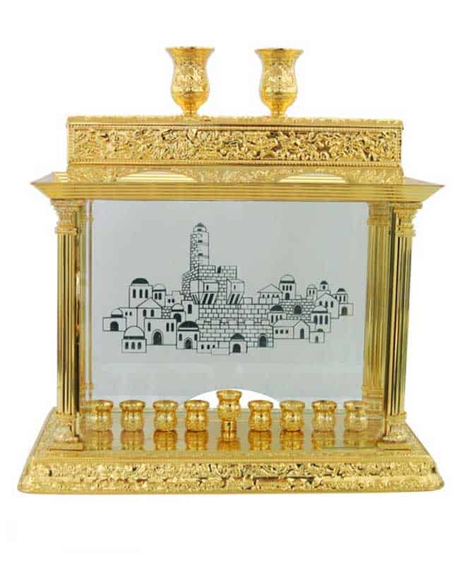 חנוכייה קישוטית גדולה זהב דלוקס ( 26X40 סמ ) דפנות זכוכית. עם עיטורי ירושלים