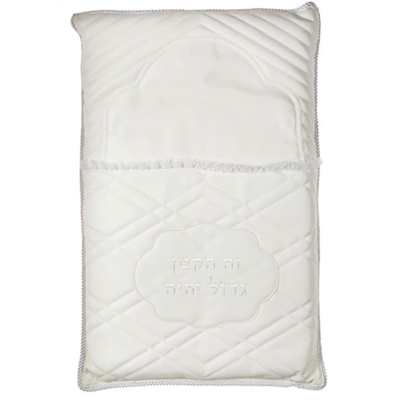 כרית מהודרת לברית דמוי עור עם ריקמה 74*50 ס"מ. כולל כיסוי פלסטיק PVC. מחיר מבצע כולל שליח עד הבית