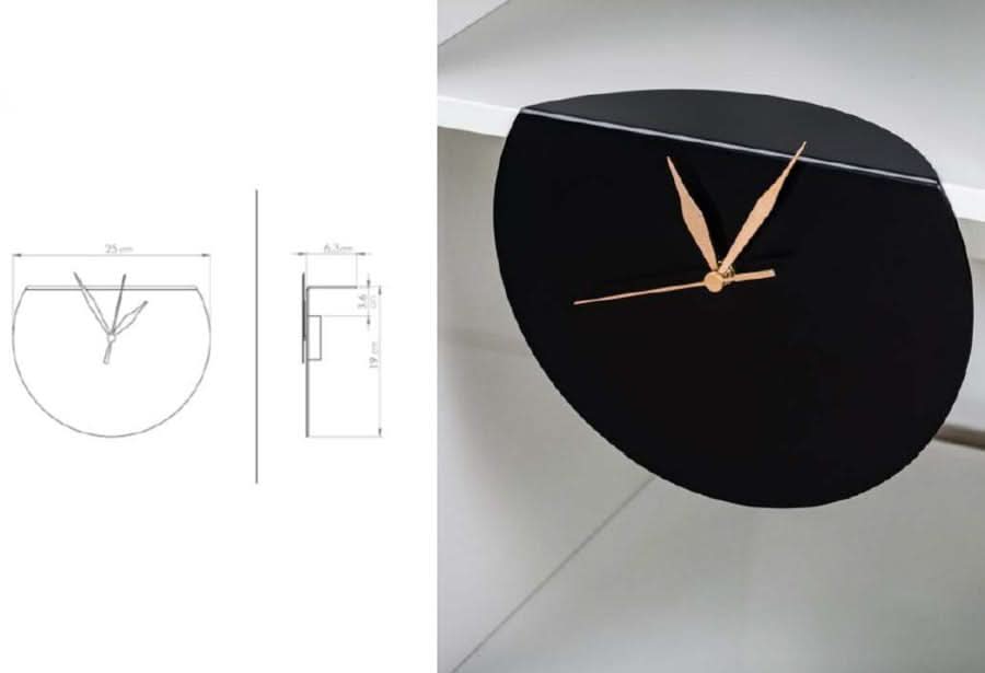 שעון קיר “גאלה” ממתכת (25*19*6.3 ס"מ) שחור מחוגי זהב, ע"י האמנית שלי אגרונין