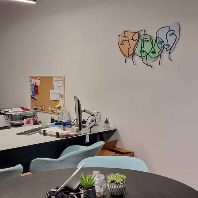 תמונת קיר “רקמה אנושית" ממתכת (4 גדלים ו-2 מודלים לבחירה)