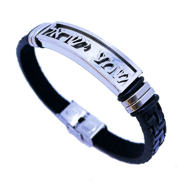 צמיד "שמע ישראל" לגבר. עשוי עור סינטטי שחור עם עיטורי "שזירות"(סה"כ אורך 21 ס"מ(ניתן לקיצור). על גבי פלטת פלדת אל-חלד ישנה חריטת CNC איכותית עם הכיתוב: "שמע ישראל". הצמיד המושלם לגבר או אישה. צמיד עמיד מאוד! מתנה מקורית לגבר לכל אירוע – יום הולדת, גיוס לצה”ל, שחרור לצה”ל, מתנה למפקד/לבעל/לבן זוג וכו. צמיד עמיד מאוד ואיכותי. לא משחיר או מחליד. ולא מחליף צבע לעולם! אפשר להרטיב, להכניס למים, ים, ג’קוזי, לבריכה. במבצע!  מגיע עם קופסת מתנה.