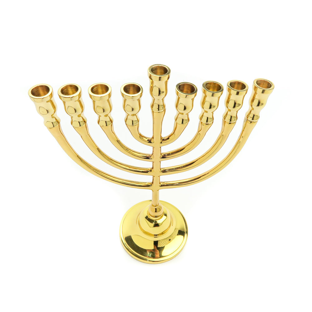 חנוכייה קלאסית מנחושת בגוון זהב - תמונה 3 - יאיר עמנואל