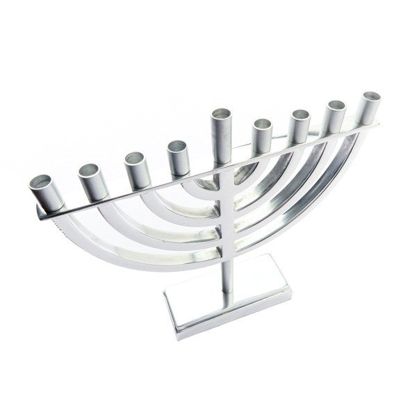 חנוכייה קלאסית גדולה מאלומיניום בגוון כסף טבעי - מבט נוסף 2 - יאיר עמנואל