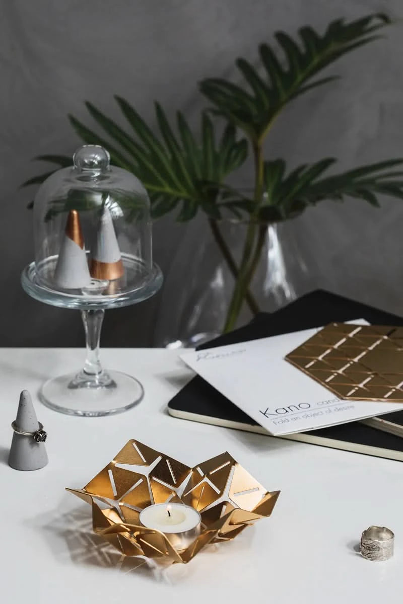 פמוטי שבת "אוריגמי" מהודרים (14 ס"מ) מבראס, ע"י האמנית שלי אגרונין