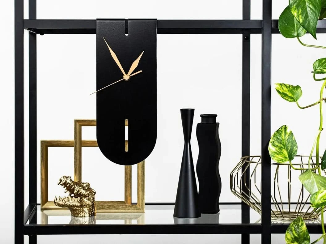 שעון מדף “סלבדור שחור” ממתכת (29.2*12*6.2 ס"מ) שחור, ע"י האמנית שלי אגרונין