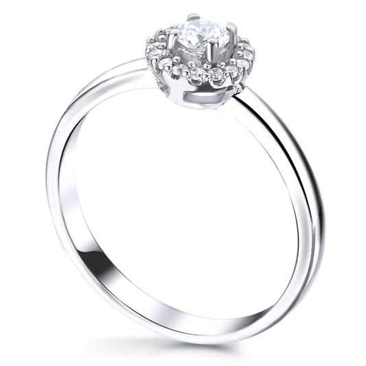 טבעת "סוליטר" לאישה מכסף 925 משובצת קריסטלים לבנים. איכות צורפות גבוהה במיוחד. מחיר מבצע אתר מתנות ישראל