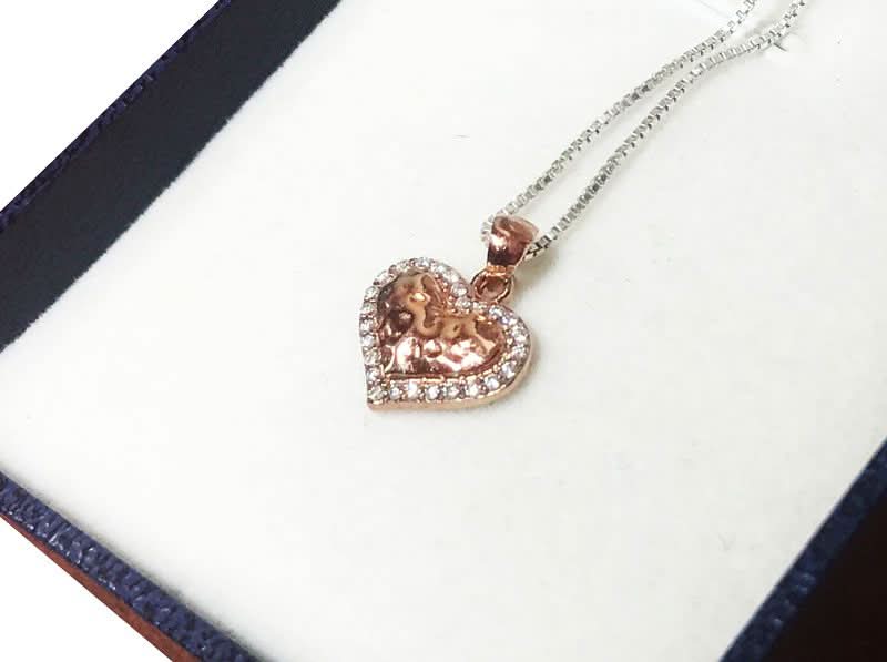 שרשרת לב מרוקע קטנה (1.4 ס"מ) מכסף 925 ציפוי זהב אדום, עם קריסטלים