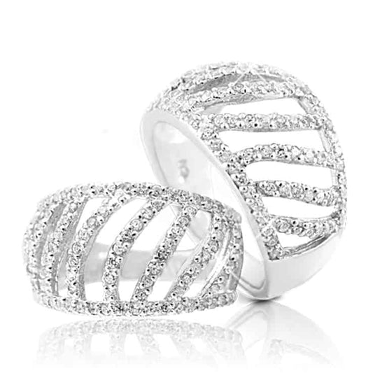 טבעת "סוליטר" שורות לאישה מכסף 925 משובצת קריסטלים לבנים. עם ציפוי רודיום יוקרתי. איכות צורפות גבוהה במיוחד. מחיר מבצע אתר מתנות ישראל