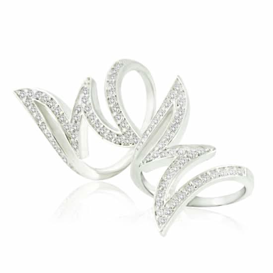 טבעת "סוליטר" בצורת ברק לאישה מכסף 925 משובצת קריסטלים לבנים. עם ציפוי רודיום יוקרתי. איכות צורפות גבוהה במיוחד. מחיר מבצע אתר מתנות ישראל