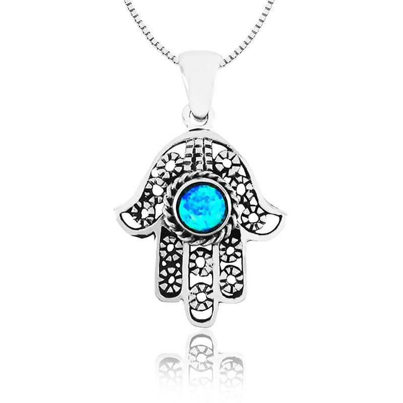 שרשרת חמסה בינונית ( 2.3 * 1.9 סמ ) מכסף 925 אמיתי עם עיטורי פיליגרין, משובצת עם אבן אופל כחולה. מבצע מהיצרן לצרכן ללא פערי תיווך! כולל שרשרת בוקס מכסף אמיתי באורך 45 ס"מ.