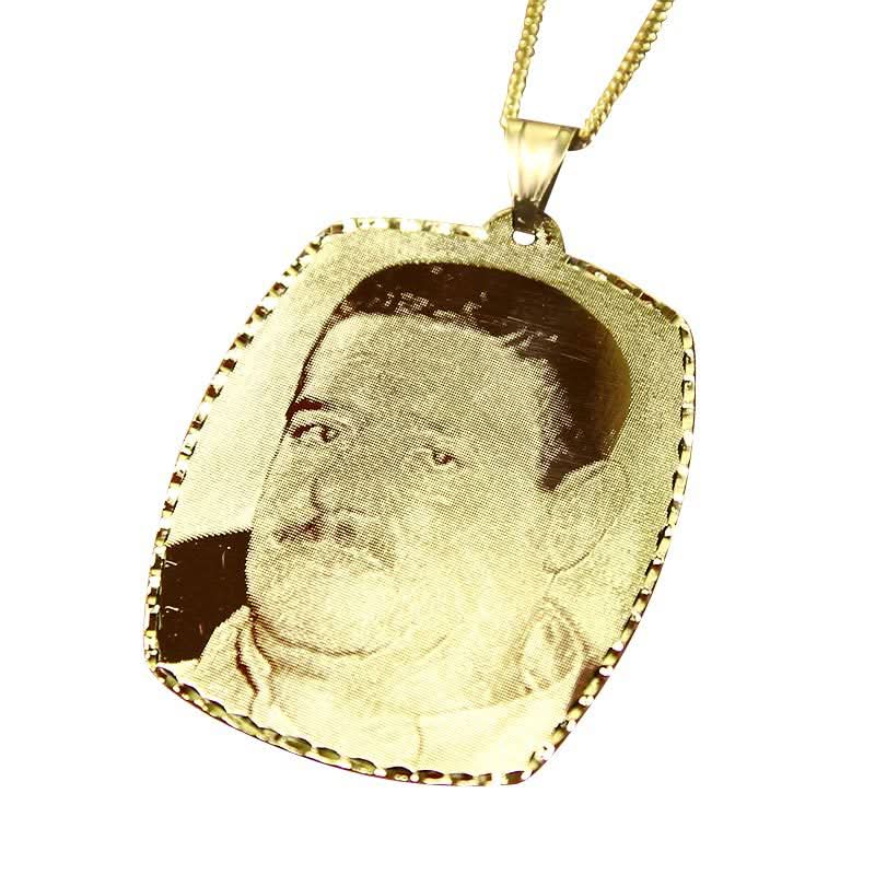 תליון מלבני "ענק" (3.3*4.1 ס"מ) מזהב צהוב 14 קראט עם חריטת תמונה איכותית