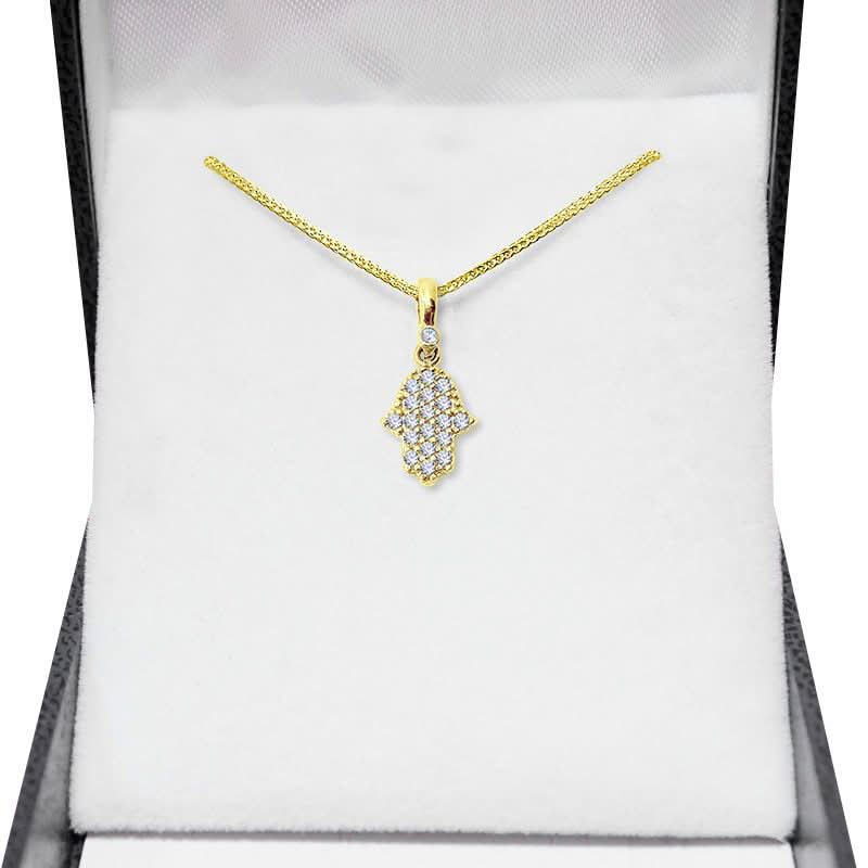 חמסה קטנה משובצת קריסטלים מהמם. עשוי מזהב צהוב אמיתי 14K.