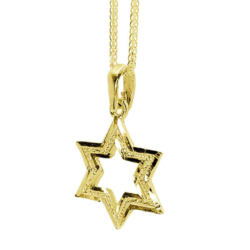 תליון מגן דוד(1.65 ס"מ) מזהב צהוב 14 קראט ועם עיטורים. ניתן לרכישה עם או ללא שרשרת. מחיר מבצע מיוחד באתר מתנות ישראל.