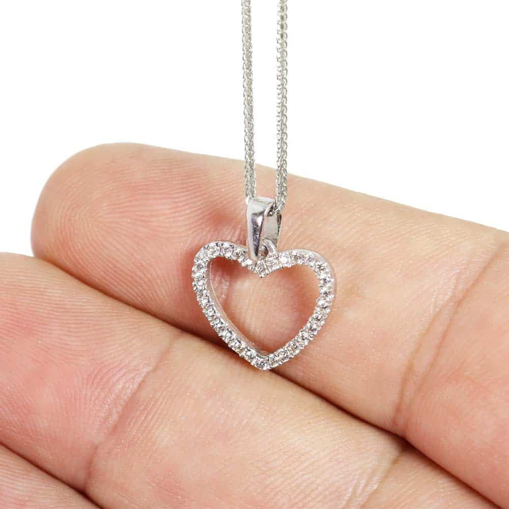 תליון לב בינוני (1.4*1.5 ס"מ) מזהב לבן 14 קראט משובץ קריסטלים