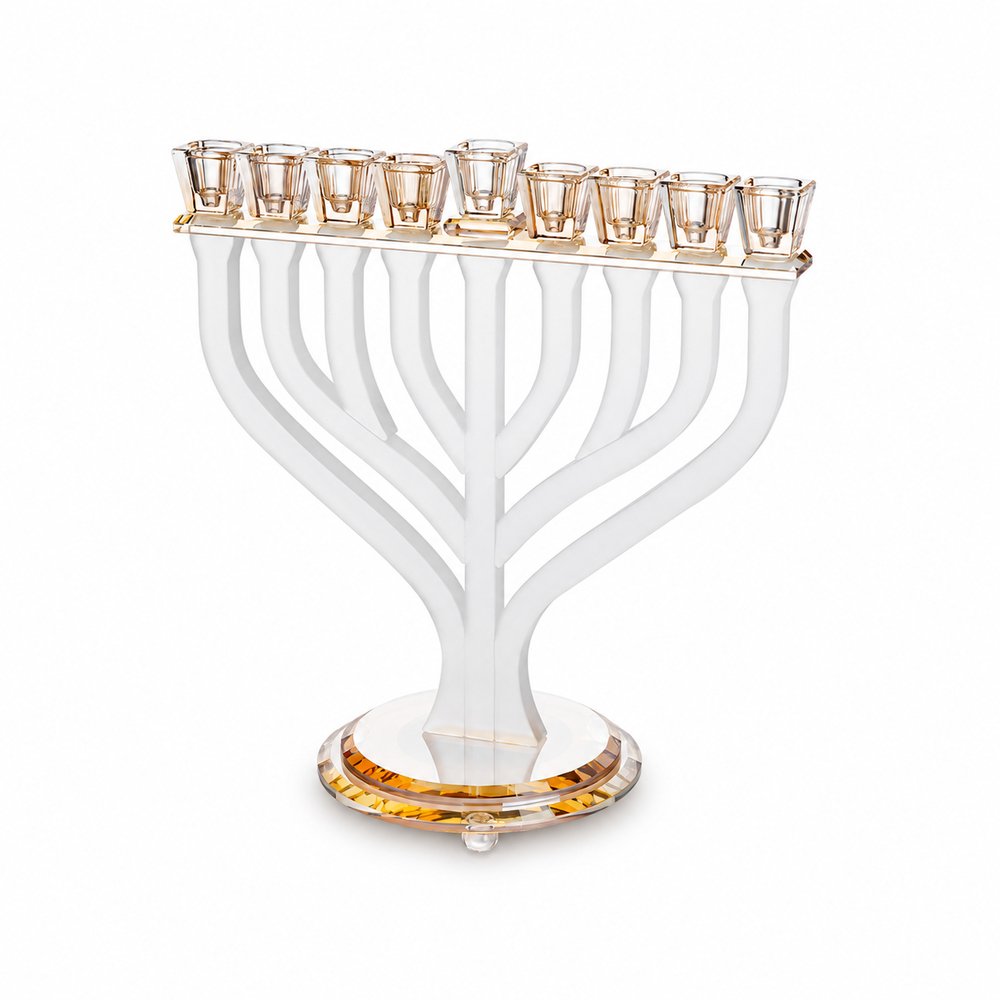 חנוכייה מקריסטל מט עם גימור זהב בעיצוב ענפים – חנוכיית קריסטל מט לבנה בעיצוב ענפים עם פס זהב ובסיס מוזהב, עיצוב ארט יודאיקה