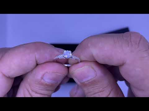 טבעת עדינה לאישה מכסף סטרלינג 925 משובצת קריסטלים לבנים