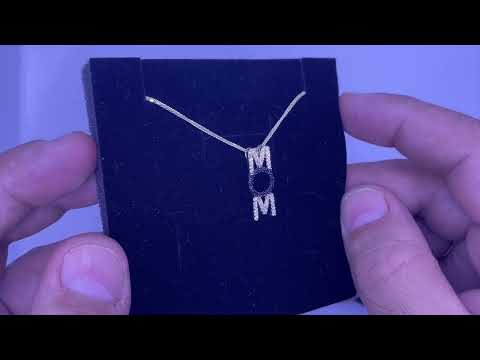 תליון "MOM" (2.3*1 ס"מ) מזהב צהוב 14 קראט משובץ קריסטלים