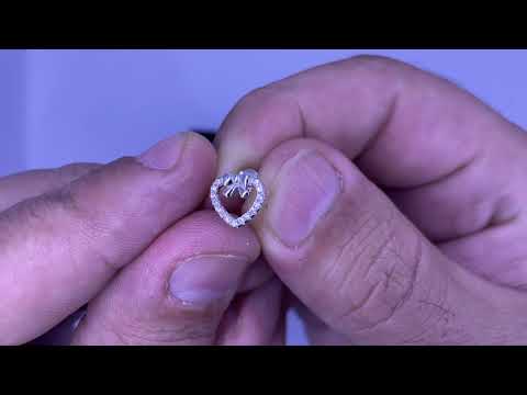 זוג עגילי "לב" צמודים עדינים לאישה מכסף 925 משובצים קריסטלים עם "פפיון"