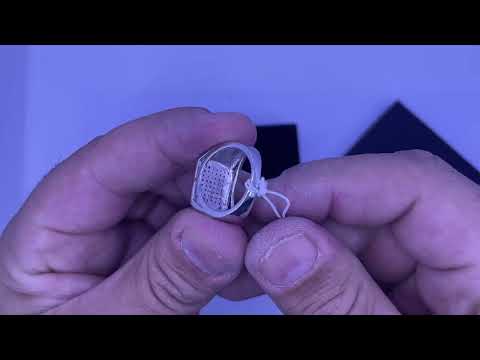 טבעת "חותם" מלבנית לגבר מכסף 925 משובצת קריסטלים לבנים