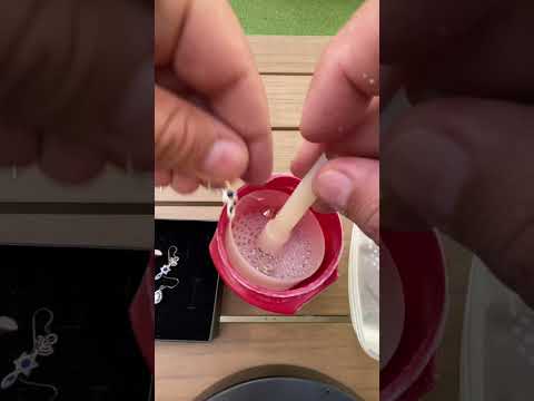 תמיסה מקצועית "CONNOISSEURS" לניקוי תכשיטי כסף 925 לשימוש רב-פעמי (236 מ"ל)