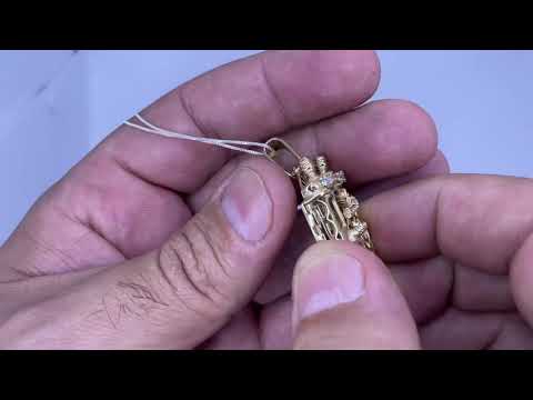 שרשרת "מזוזה ספר תורה" מכסף 925 ציפוי זהב (4.5*2.2 ס"מ) נפתח, קריסטלים לבנים