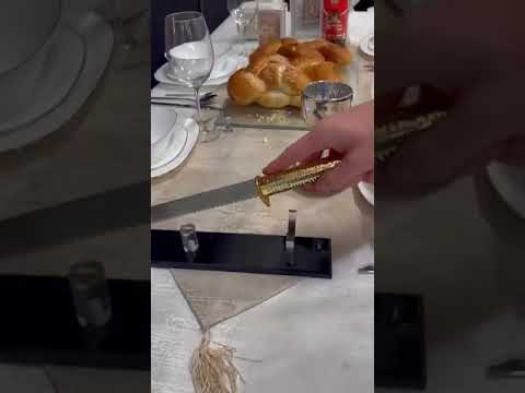 סרטון: סכין חלה לחם מהודרת (38 ס"מ) ציפוי כסף 925 עם ידית גימור יהלום מוזהב