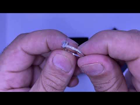 טבעת "כתר" דקה מכסף 925 עדינה משובצת קריסטלים לבנים עם ציפוי רודיום