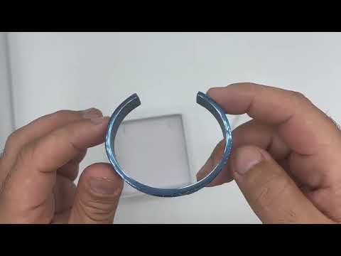 צמיד סטיל (Bangle) "מגני דוד" עם רצועת "רשת" וציפוי PVD כחול