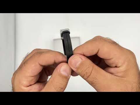 צמיד "שמע ישראל" ו"מגן דוד" עם רצועות עור שחור (21 ס"מ)