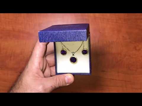 זוג עגילים מכסף 925 עם הברשה משובצים בקריסטלים סגולים וציפוי זהב 14 קראט