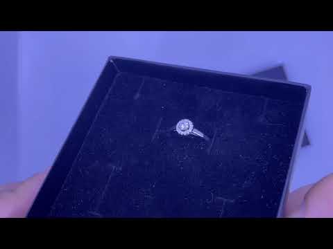 טבעת עדינה לאישה מכסף 925 משובצת קריסטלים לבנים