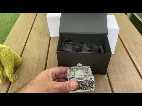 כלי יוקרתי מקריסטל "שנה טובה" להגשת דבש (7*7 ס"מ) כולל רודה דבש