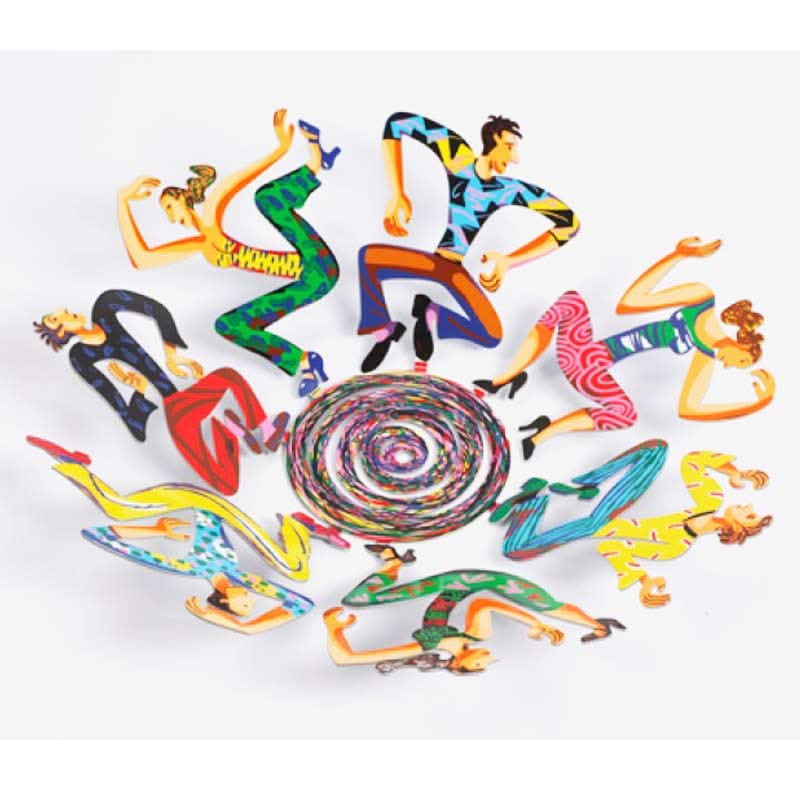 קערת פירות \ סטנד לתלייה “קערת דיסקו” ממתכת (50 ס"מ) יצירה זו היא חלק מקולקציית הקערות של האמן. מציג 7 רקדנים אשר מציגים את צעדי הריקוד שלהם. עשוי מתכת בחיתוך לייזר מדויק עם הדפס צבעוני איכותי. מעוצב ומיוצר ע”י האמן הבינלאומי דוד גרשטיין. מחיר מבצע באתר מתנות ישראל - מרכז המתנות הישראלי