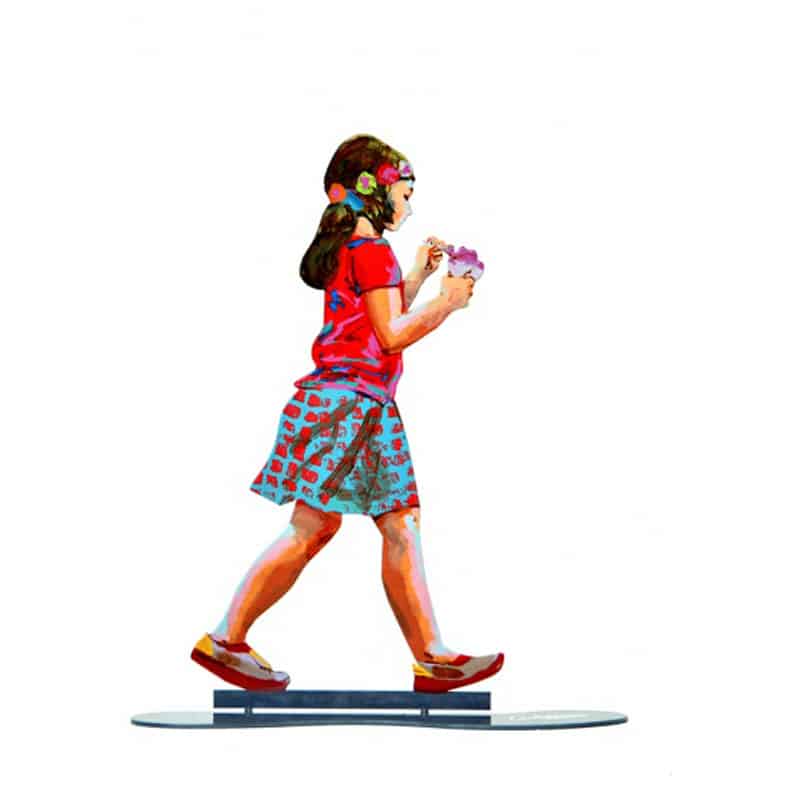 סטנד "ילדה עם גלידה" (31.5*22.5 ס"מ) הדפס צבעוני על מתכת. מעוצב ומיוצר ע"י האמן דוד גרשטיין. מחיר מבצע אתר מתנות ישראל