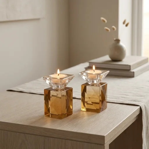 סט קידוש 3 חלקים "זהב": גביע + פמוטים + מלחייה מקריסטל עם אבנים