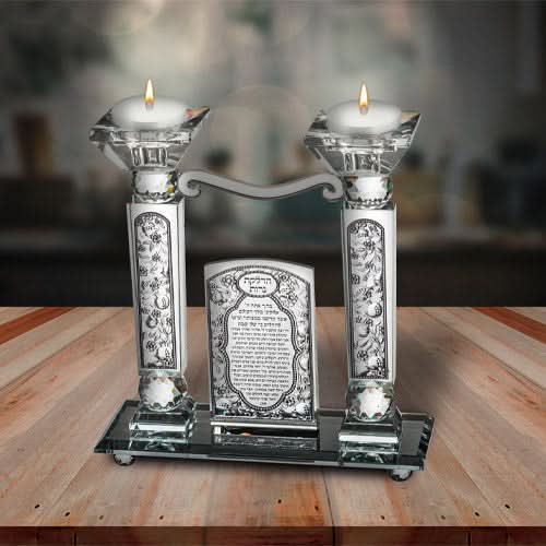 פמוטי יציקת קריסטל "הדלקת נרות" (21 ס"מ) עם קריסטלים ועיטורי ירושלים