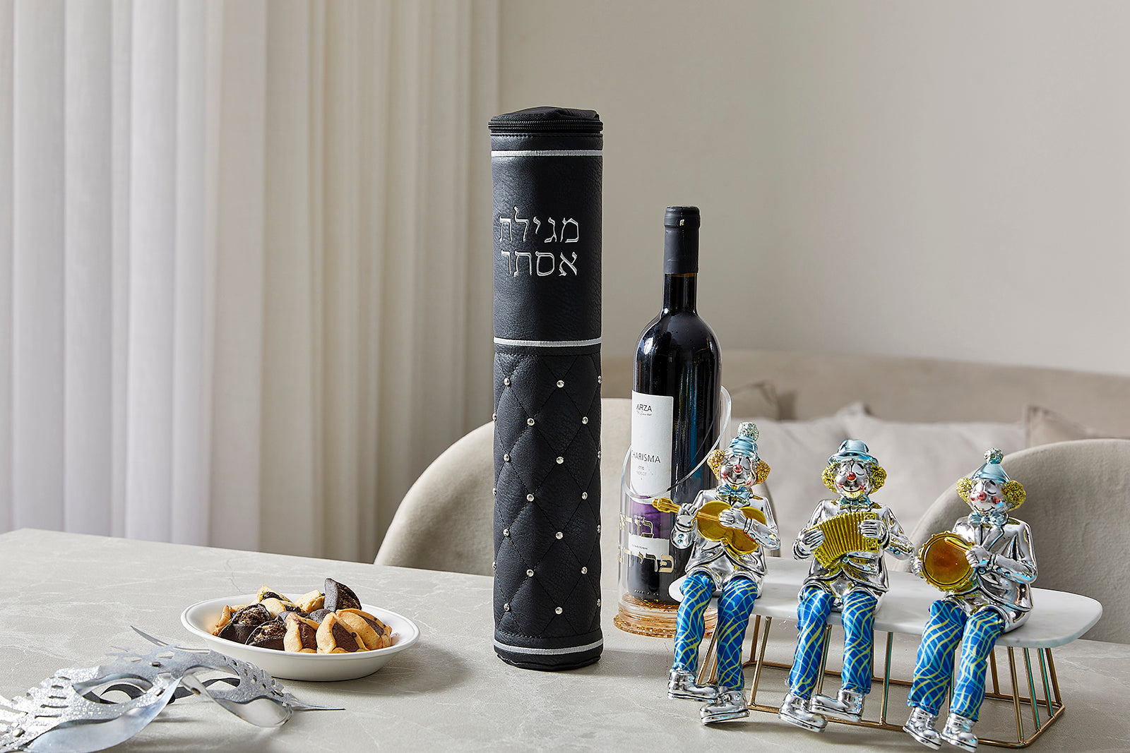 תיק עור למגילת אסתר (עבור קלף 25 ס"מ) אותיות בולטות