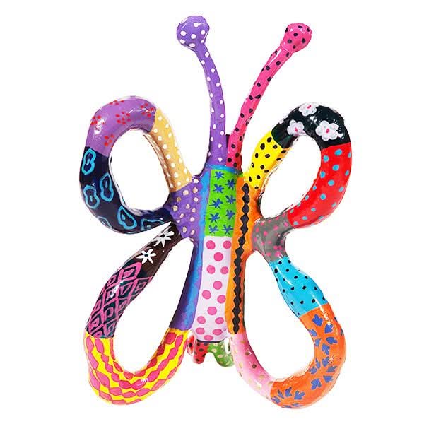 סטנד "פרפר" ממתכת מושלם ( 25 * 30 * 5 ס"מ ) להנחה על השולחן מדף דלפק - קישוט צבעוני בצביעה צבעונית איכותית בעבודת יד עם עיטורי פרחים! לברך את פני הבאים. פריט ייחודי ומרשים עם איכות גימור מעולה! מעוצב ומיוצר ע"י האמן הירושלמי יאיר עמנואל. מחיר מבצע מיוחד מתנות ישראל - צד קדמי!