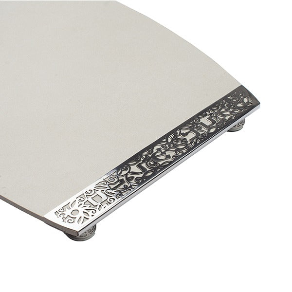 קרש חלה מגזרת "שבת שלום" (2*28*37 ס"מ) פורצלן לבן, האמן יאיר עמנואל