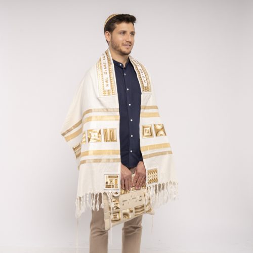 סט 3 חלקים: טלית רקמה מלאה (52*190 ס"מ),כיסוי טלית וכיפה, האמן יאיר עמנואל