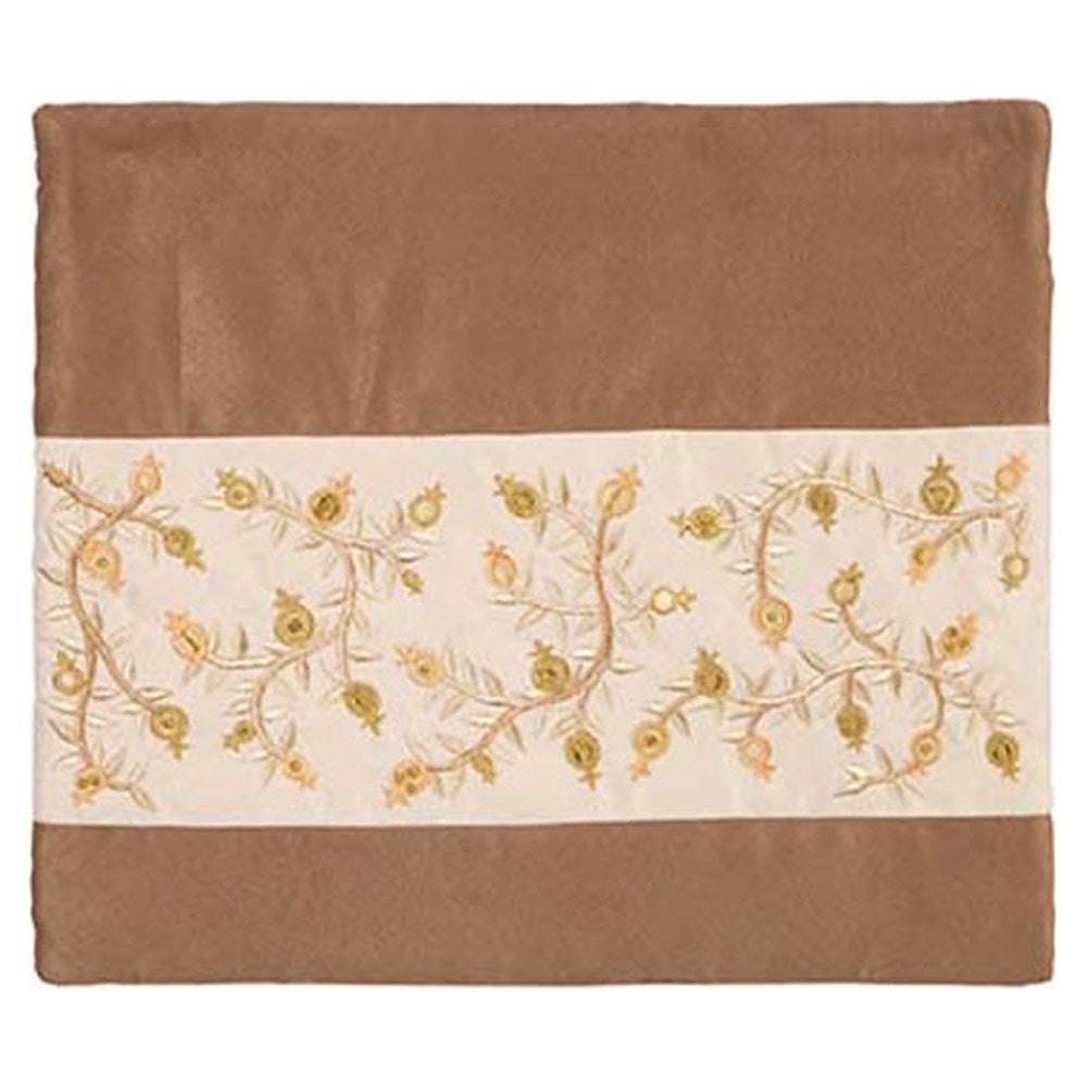 תיק תפילין שני בדים בגוון חום ושמנת עם פס רקום של ענפי רימון בזהב, יאיר עמנואל