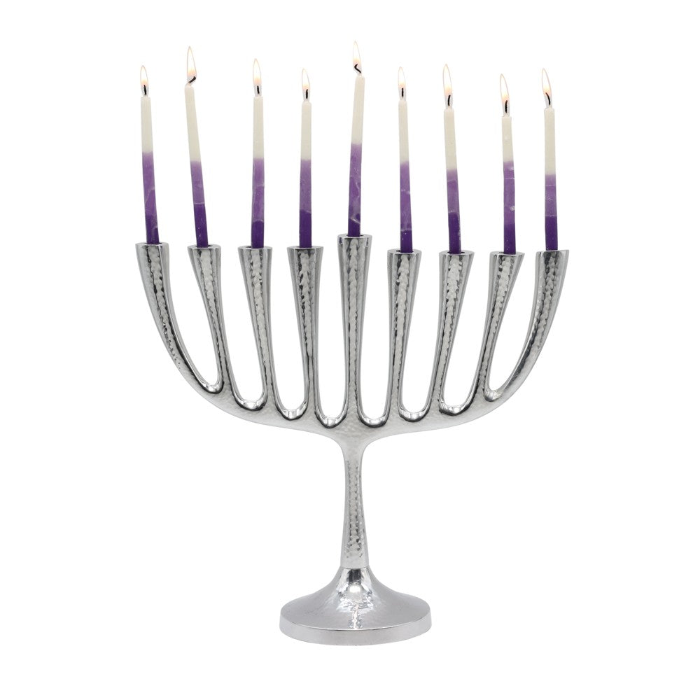 חנוכייה קלאסית גדולה ממתכת בגוון כסף - תמונה 3 - יאיר עמנואל