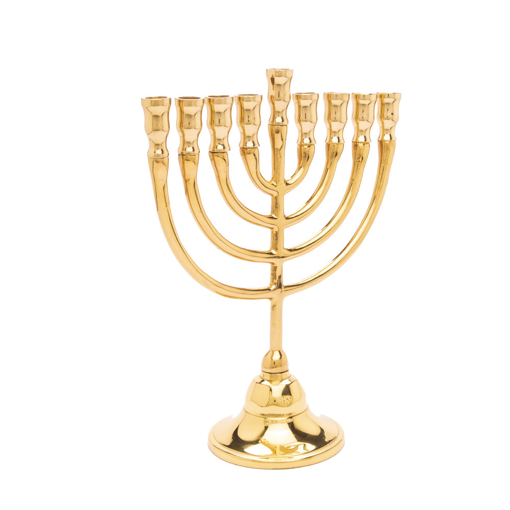 חנוכייה קלאסית מנחושת בגוון זהב - תמונה 2 - יאיר עמנואל