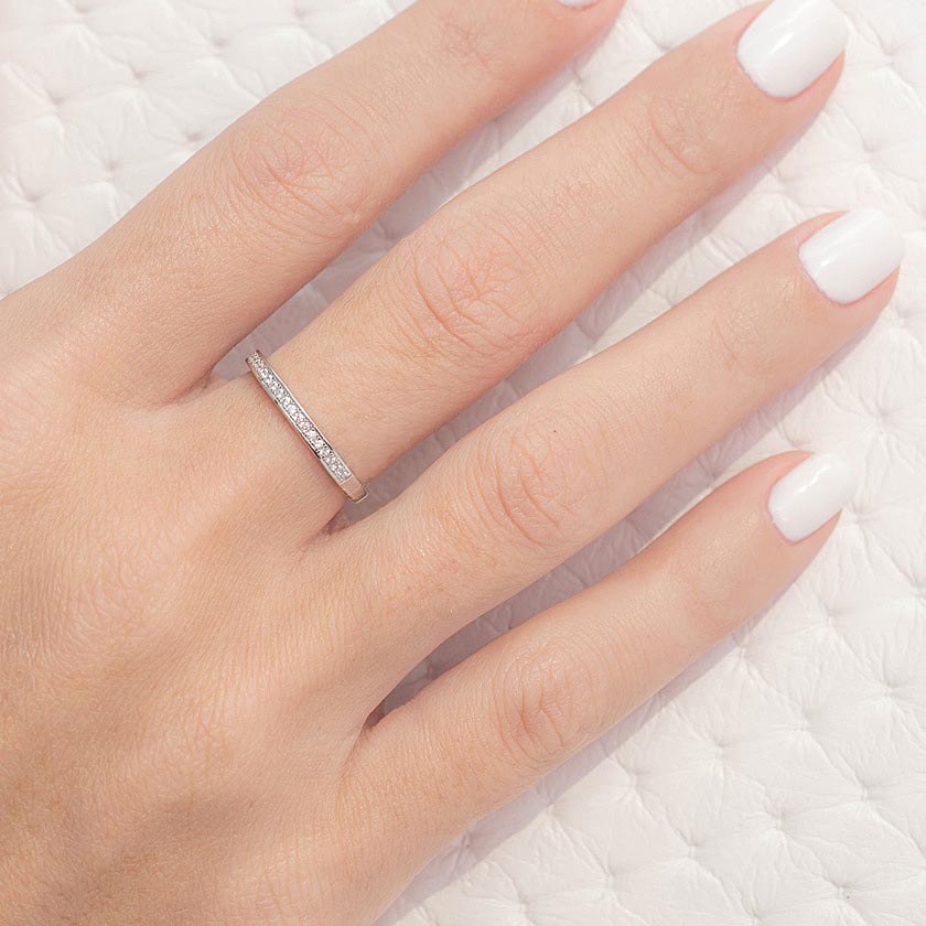 Thin ring for women made of 925 sterling silver with white crystals