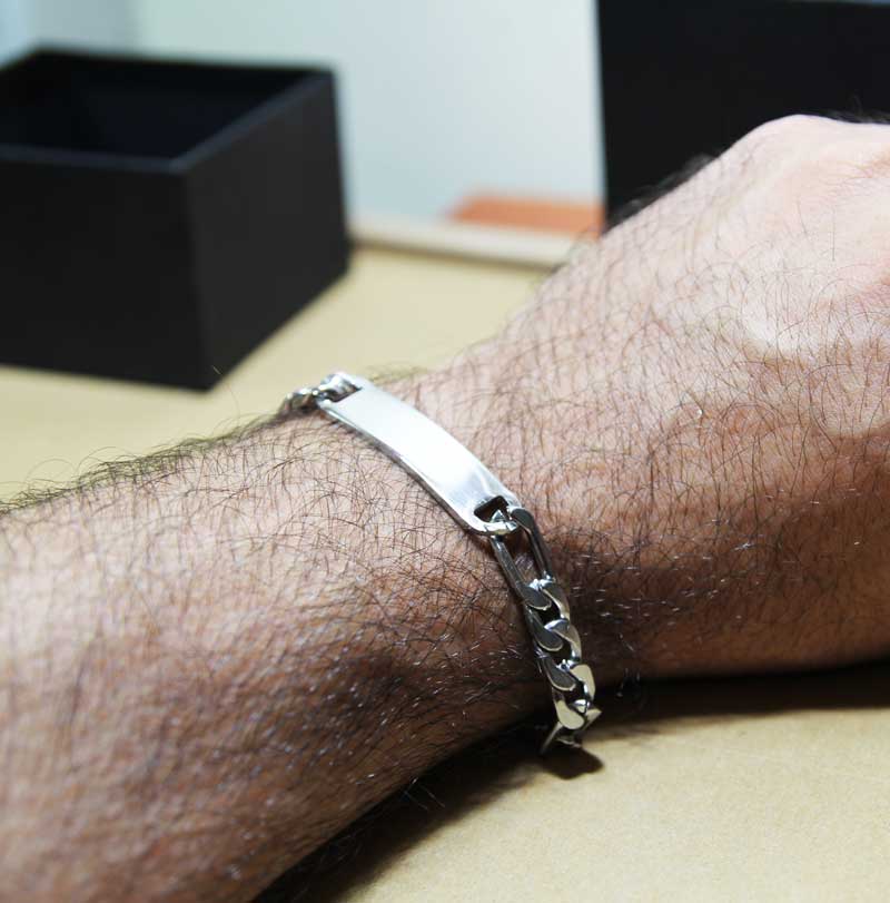 Men's "Figaro" stainless steel bracelet with a plate