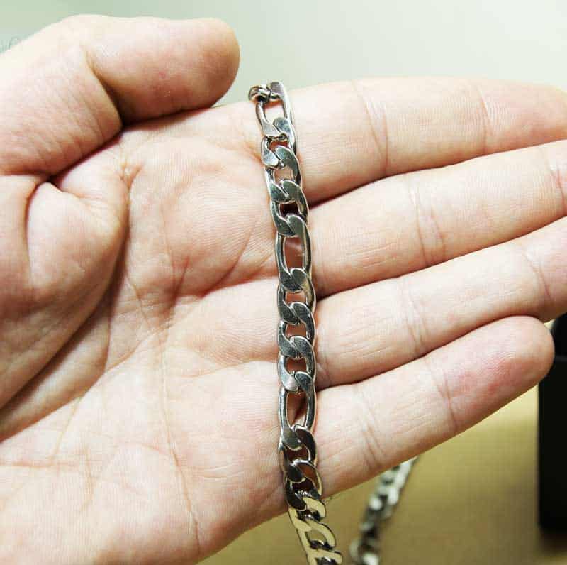 Thick (8 mm) and long (60 cm) stainless steel Figaro chain