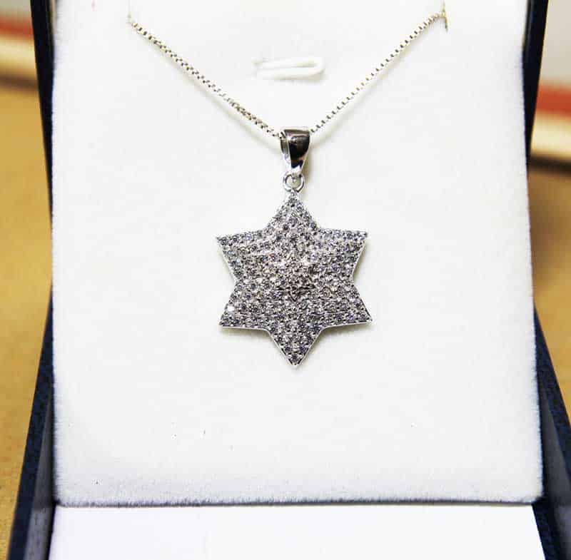 "Star of David" necklace made of 925 silver (2*2.5 cm) inlaid with white crystals and rhodium plating