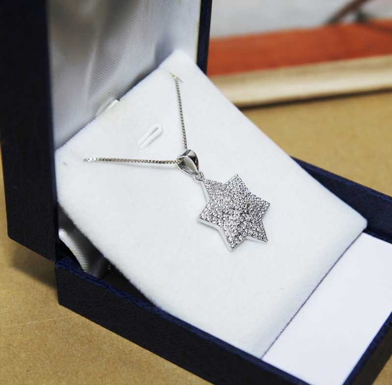 "Star of David" necklace made of 925 silver (2*2.5 cm) inlaid with white crystals and rhodium plating